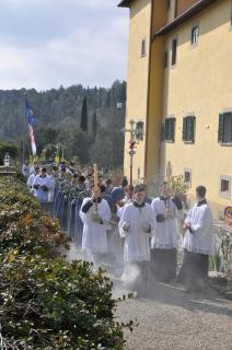 Procession dans les jardins du séminaire