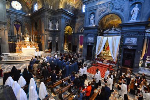 Sainte Messe in C&oelig;na Domini : entrée en procession