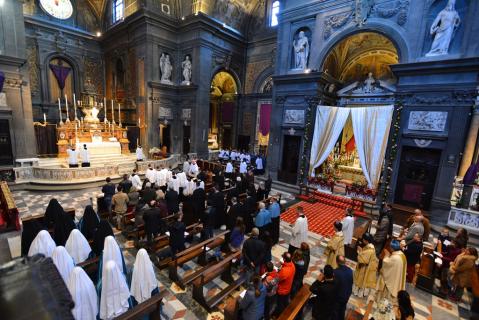 Sainte Messe in C&oelig;na Domini : entrée en procession