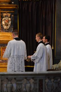Les colches sonnent durant le Gloria avant de s&rsquo;envoler pour Rome&hellip;