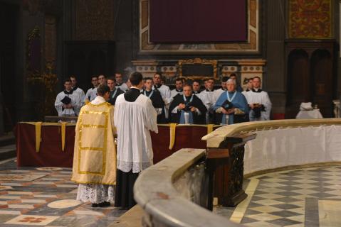 Encensement du ch&oelig;ur.