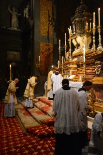 Intonation du Gloria, au son des cloches revenues de Rome&hellip;