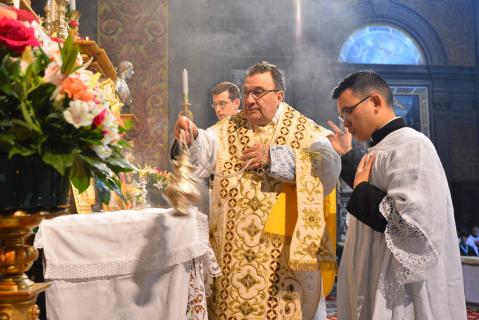 Encensement de l&rsquo;autel