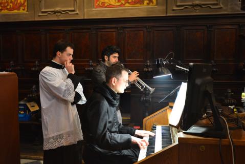 Le chanoine Landais était à l&rsquo;orgue.