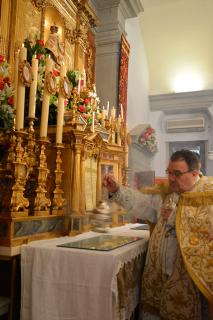 Encensement de l&rsquo;autel durant le chant du Magnificat