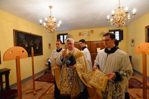 Bénédiction solennelle de la Maison : dans la sacrisite