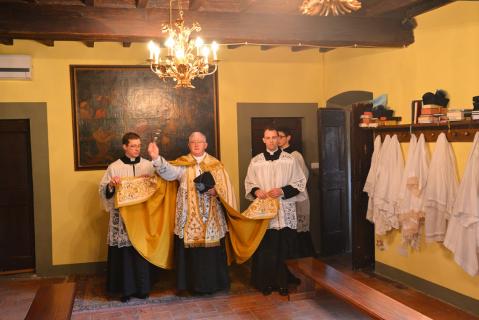 Dans la salle des surplis