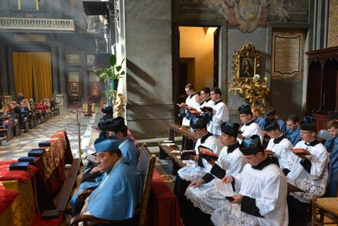 Chant de l&rsquo;antienne <i>Tu es Domine</i> pour la collation de la Tonsure