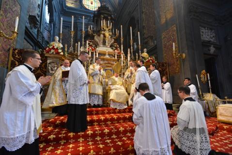 Le séminariste tonsuré se retire