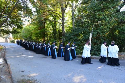 Procession vers la Maison du Cur Royal