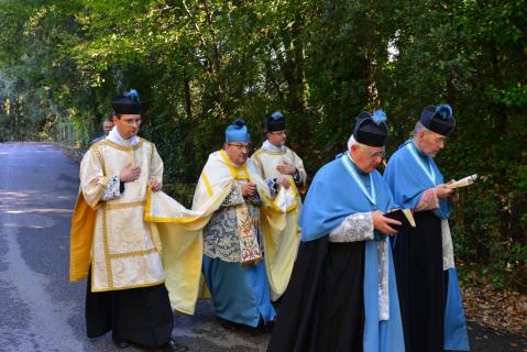 Procession vers la Maison du Cur Royal