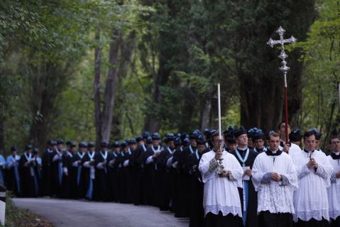 Procession vers la Maison du Cur Royal