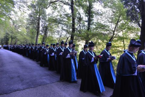 Procession vers la Maison du Cur Royal