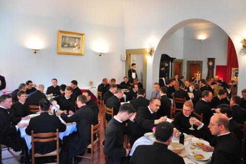 Grand repas festif en l&rsquo;honneur de S.Exc.R. Mgr Giovannetti