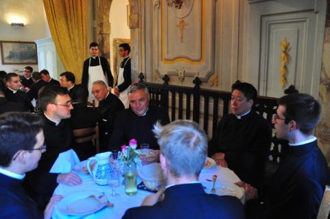 Grand repas festif en l&rsquo;honneur de S.Exc.R. Mgr Giovannetti