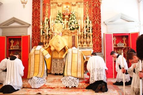 salut du Saint Sacrement dans la chapelle de l&rsquo;Immaculée Conception