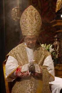 Encensement du Pontife.
