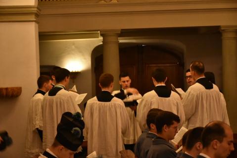 Chant d&rsquo;un répons par la schola