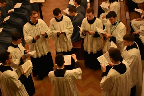 Chant d&rsquo;un répons par la schola