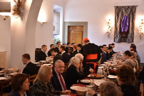 Service par S.E.R. le Cardinal Burke