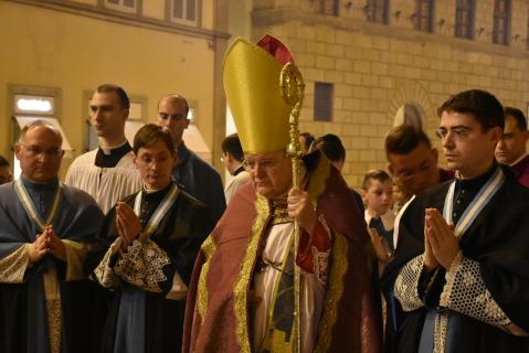 Le Pontife sur le parvis