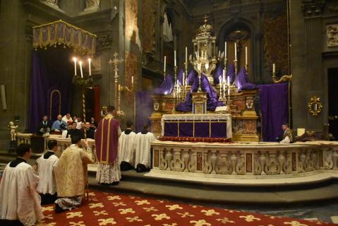 <em>Lumen Christi</em> - <em>Deo gratias</em>