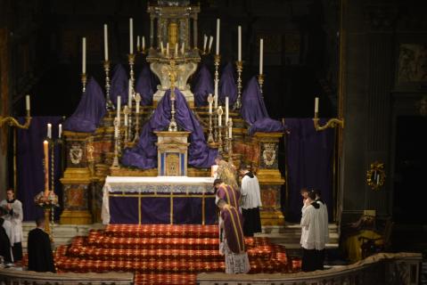 <em>Oremus</em>