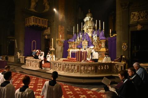 <em>Flectamus genua</em>