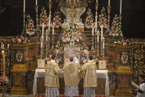 Encensement pendant le <em>Magnificat</em>