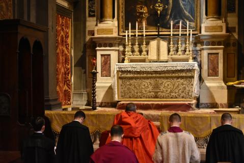 Recueillement à la chapelle du Saint Sacrement