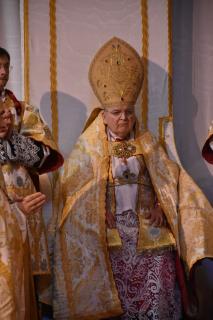 Le Pontife au trône