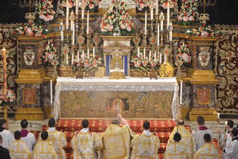 Encensement du Saint Sacrement