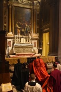 Recueillement à la chapelle du Saint Sacrement