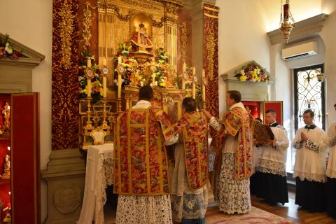 Encensement de l&rsquo;autel