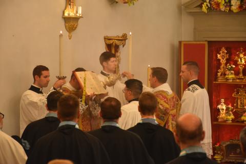 Encensement de l&rsquo;Évangéliaire