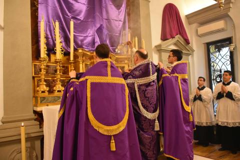 Encensement de l&rsquo;autel