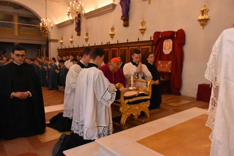 Prières de préparation à la Messe
