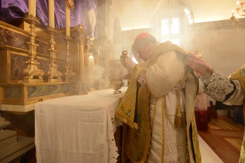 Encensement de l&rsquo;autel