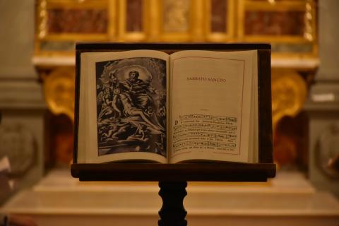 Le pupitre pour le chant des Leçons