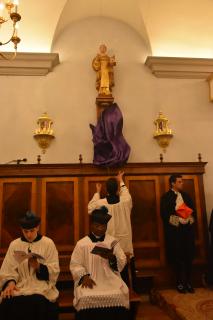 Les statues sont découvertes au <i>Gloria</i>