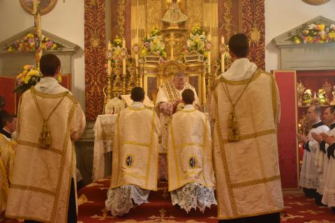Communion des ministres sacrés