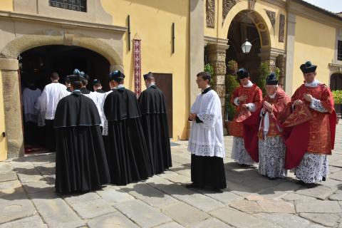 Les ministres sacrés