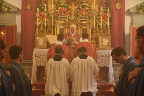 <i>Ecce Agnus Dei</i>