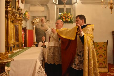 Encensement de l&rsquo;autel