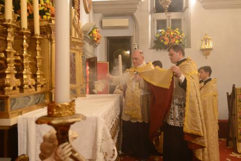 Encensement de l&rsquo;autel