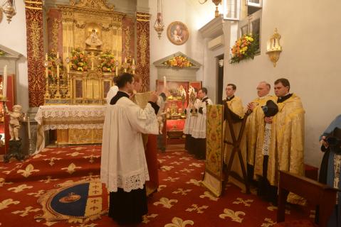 Encensement de l&rsquo;officiant