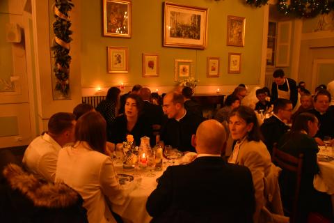 Les nouveaux chanoines dînent avec leurs familles
