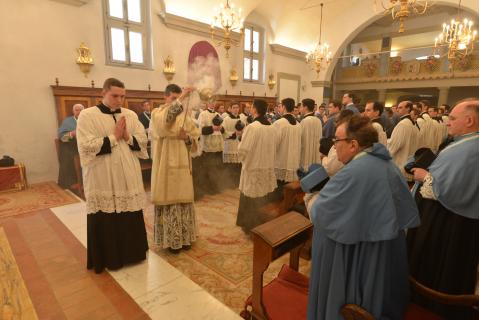 Encensement de Mgr le Prieur Général