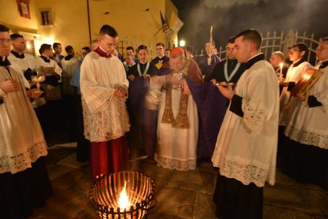 Encensement du feu nouveau