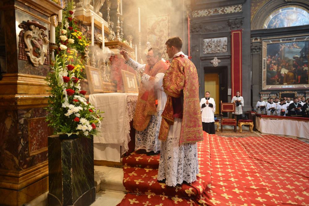 Encensement de l&rsquo;autel